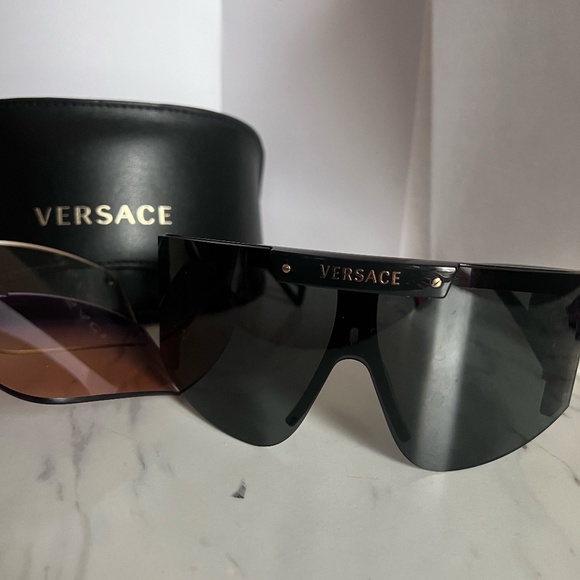 Versace Oversized Sunglasses with Interchangeable Lenses + Original Packaging - Picture 9 of 10